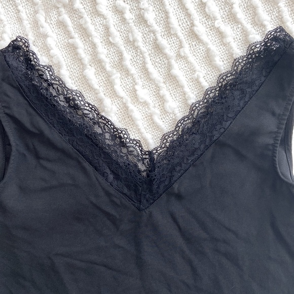 SHEIN V-neck Camisole with Lace Trim | Size XS - Picture 4 of 4